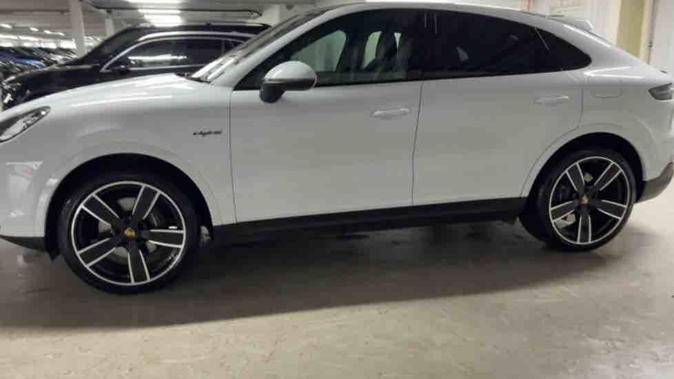 More views of Porsche Cayenne
