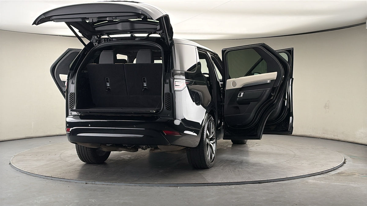 More views of Land Rover Discovery