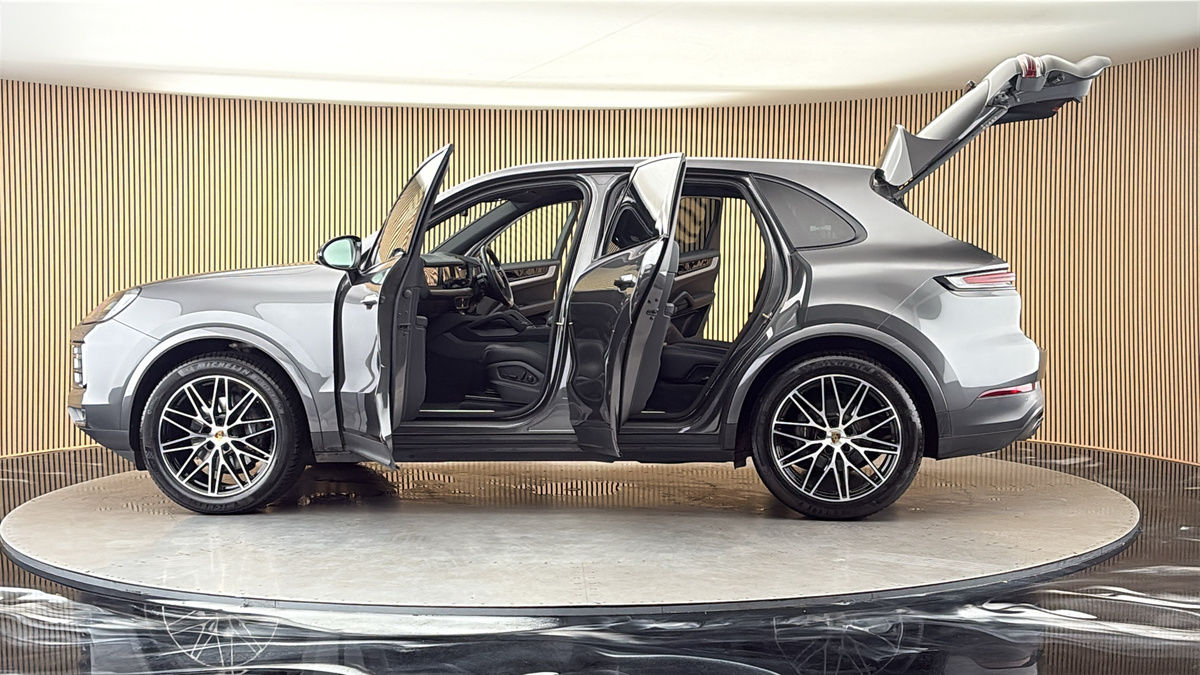 More views of Porsche Cayenne