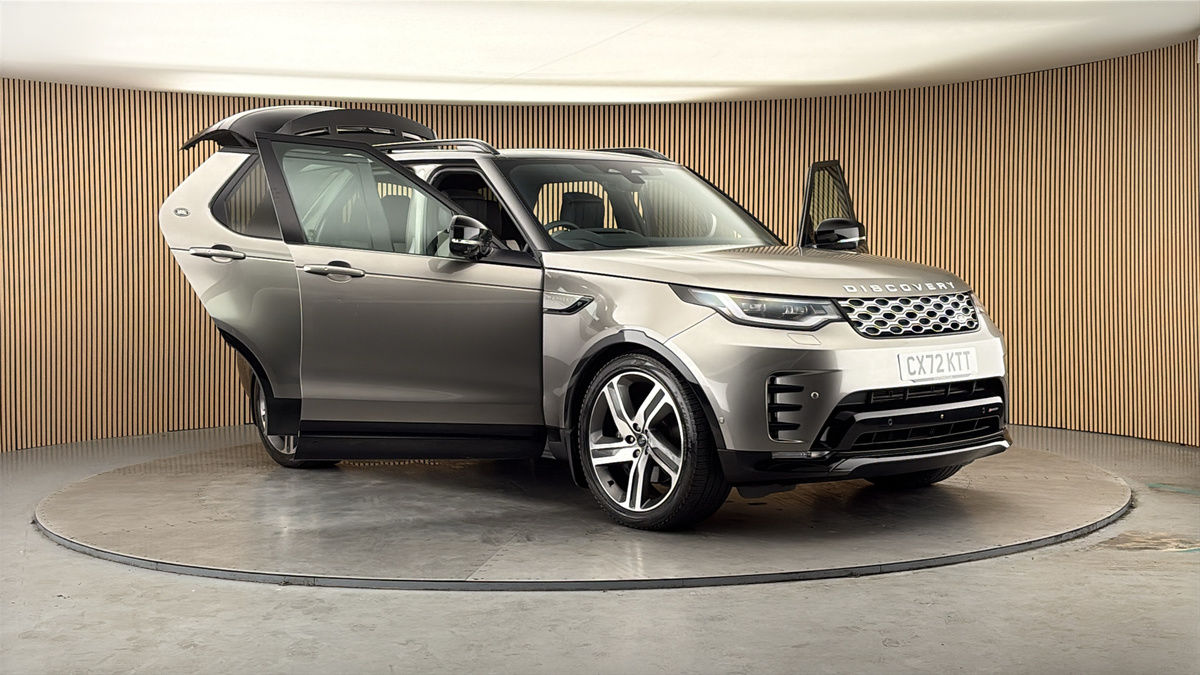 More views of Land Rover Discovery