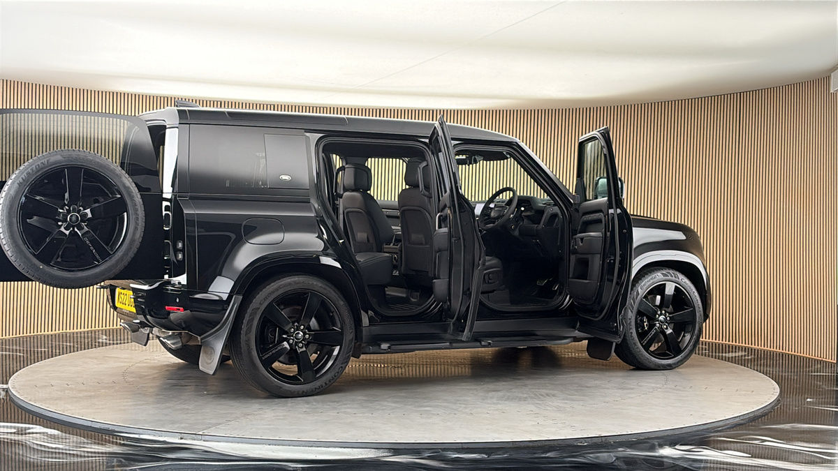 More views of Land Rover Defender 110