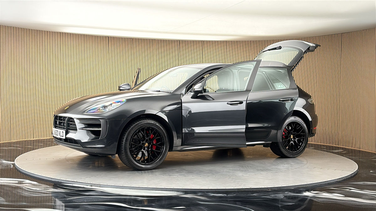More views of Porsche Macan