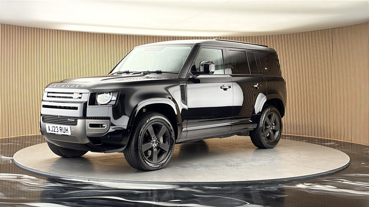 Land Rover Defender 110 Image 20