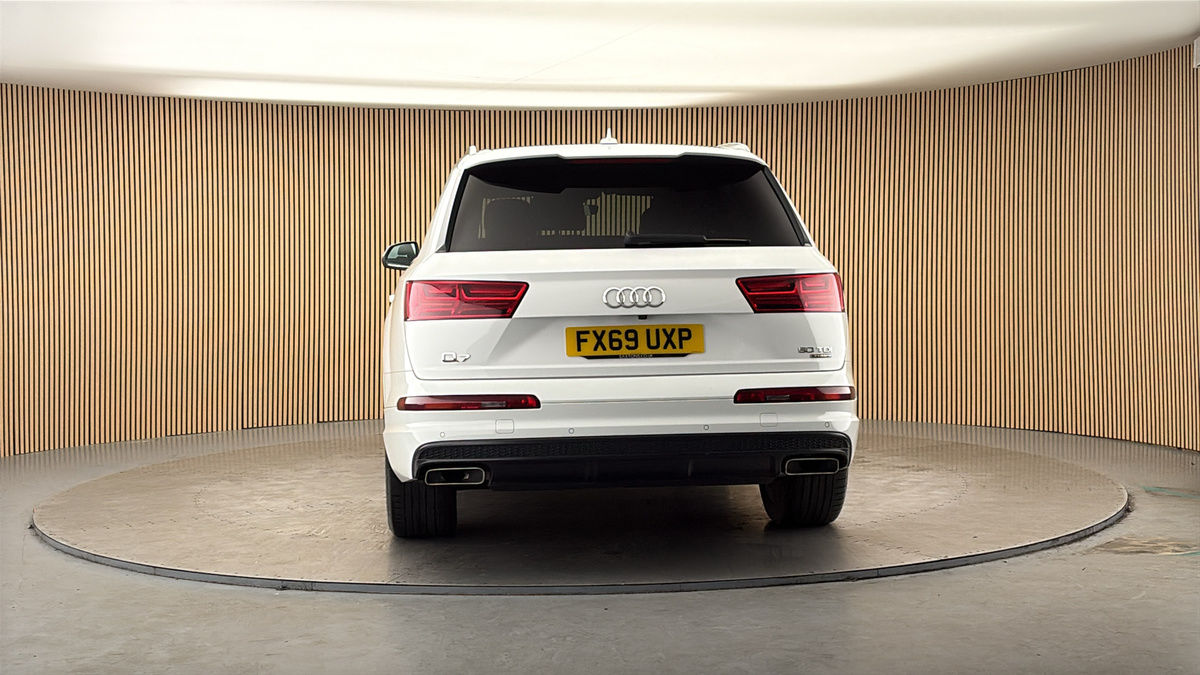 More views of Audi Q7