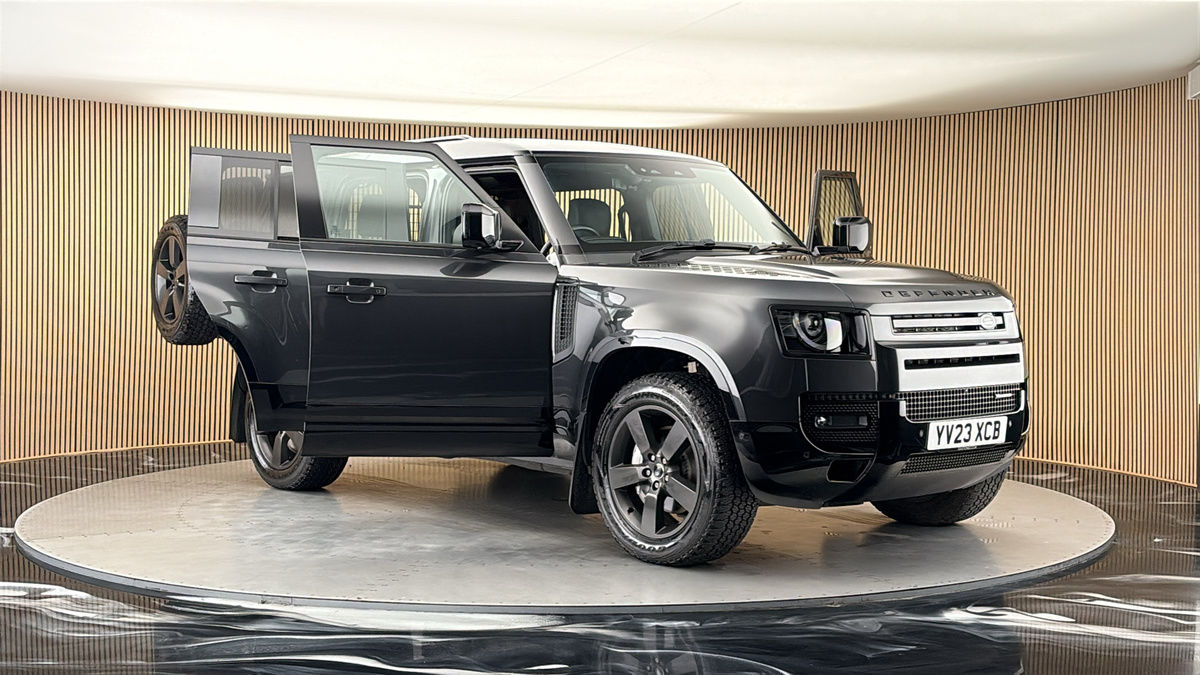 More views of Land Rover Defender 110