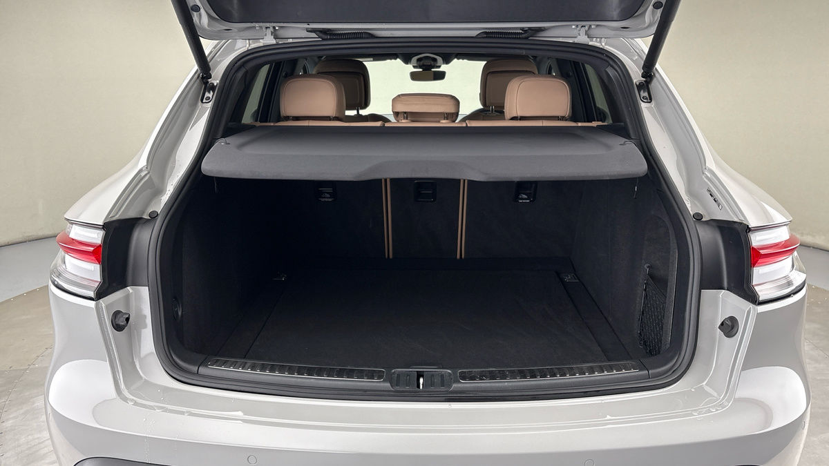 Porsche Macan Image 11