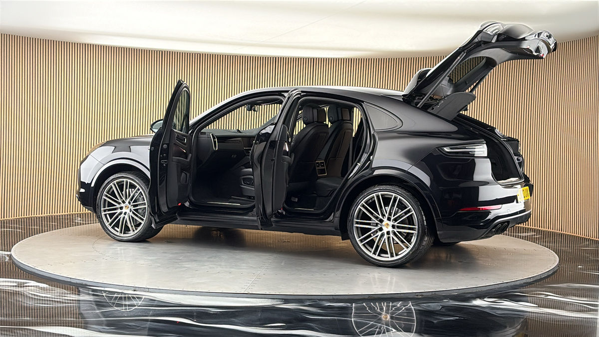 More views of Porsche Cayenne