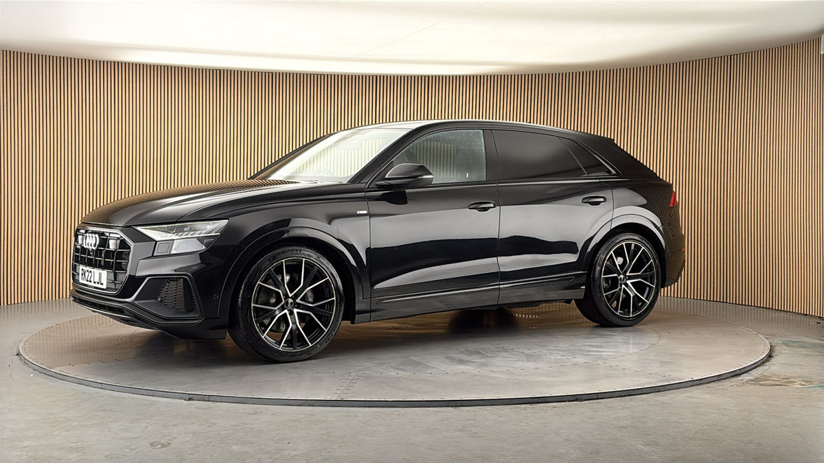More views of Audi Q8