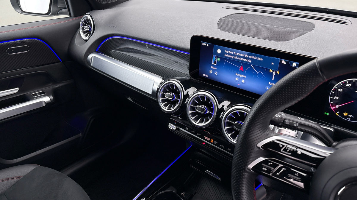 Mercedes-Benz GLB Image 18