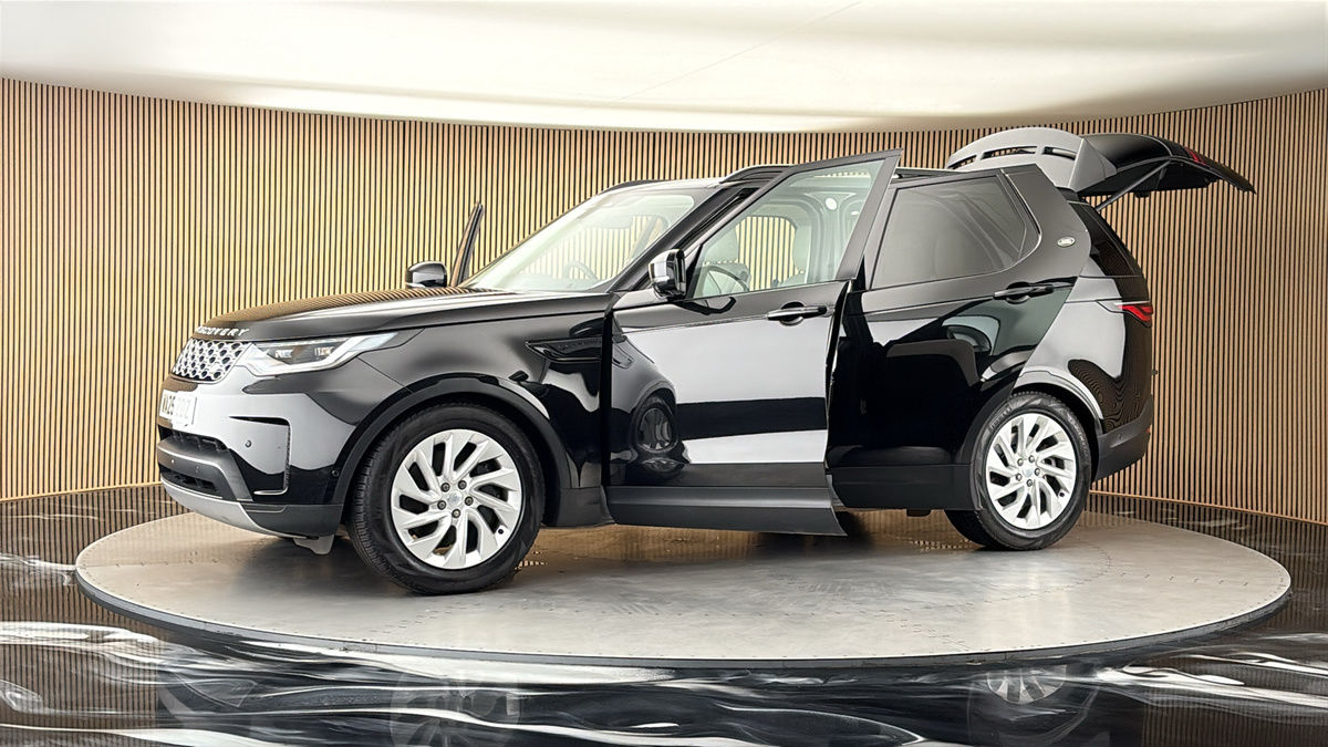 More views of Land Rover Discovery