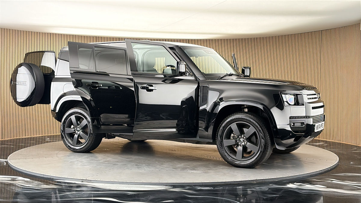 More views of Land Rover Defender 110