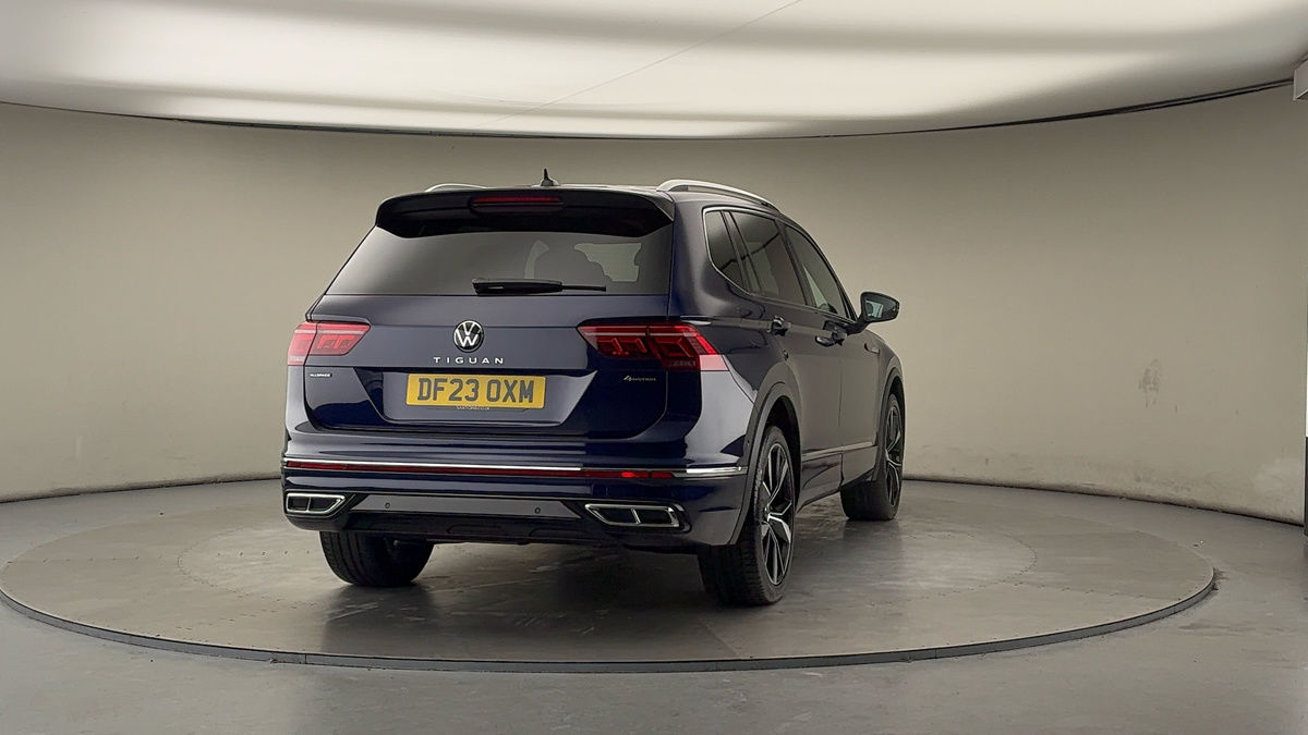 More views of Volkswagen Tiguan Allspace