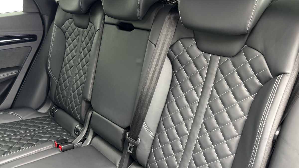 Audi Q5 Image 8
