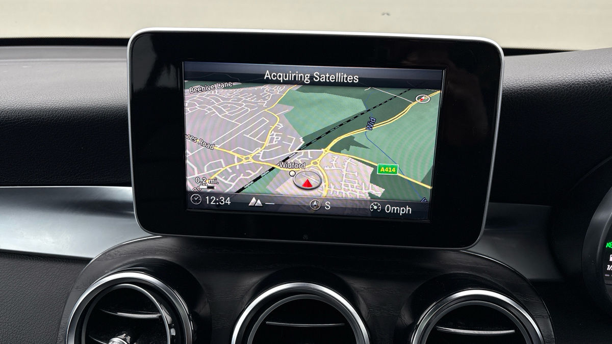 Mercedes-Benz GLC Image 17