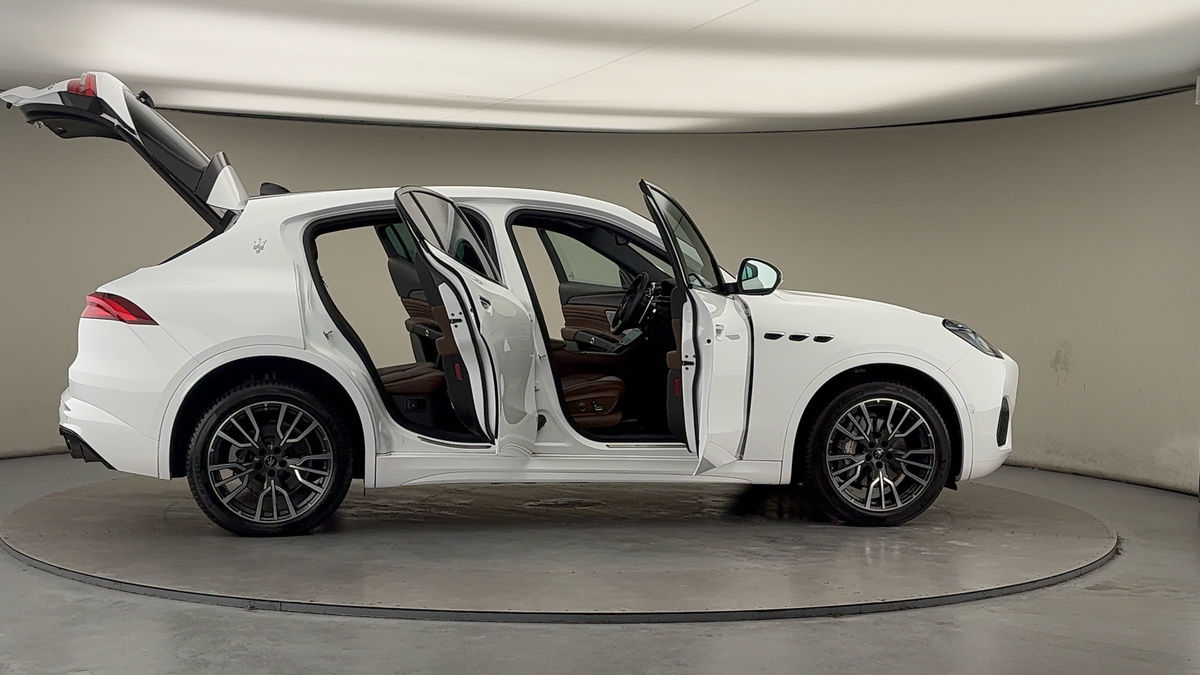 More views of Maserati Grecale