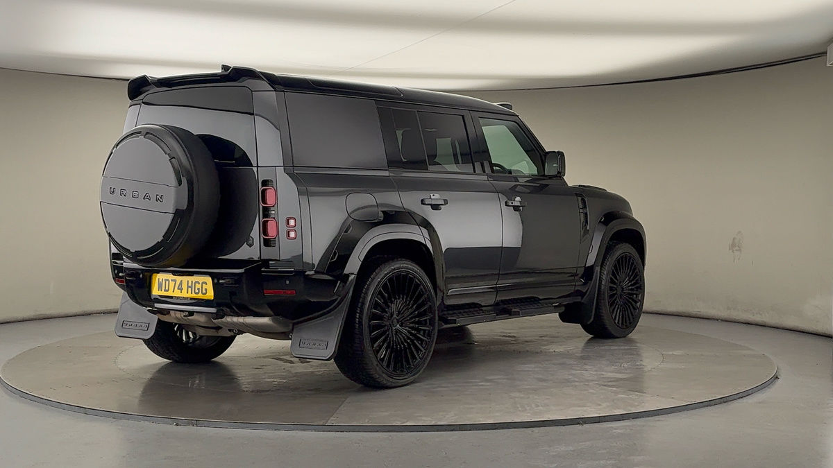 More views of Land Rover Defender 110