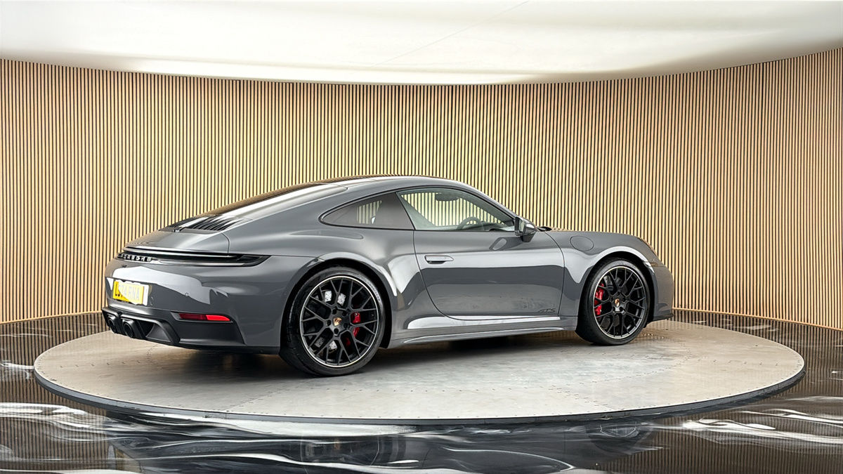 More views of Porsche 911