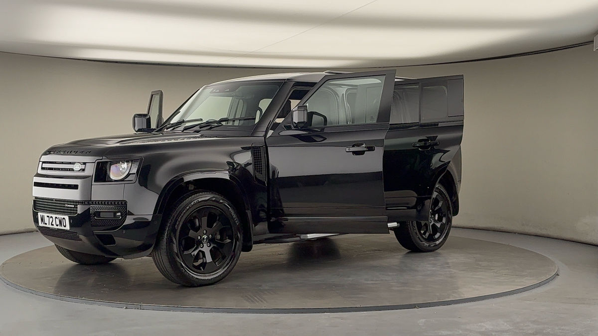 Land Rover Defender 110 Image 22