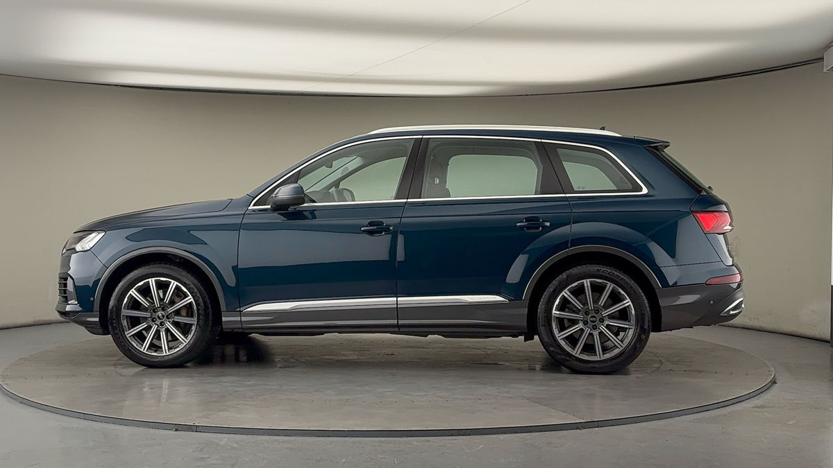 More views of Audi Q7