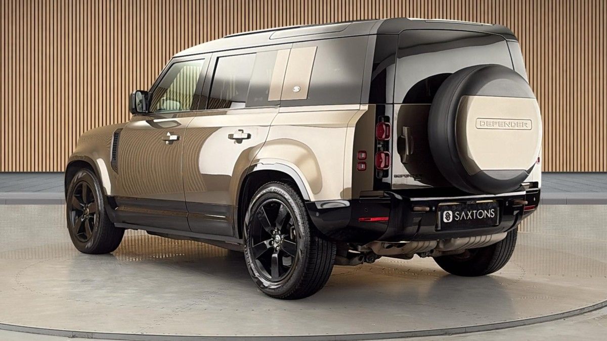 Land Rover Defender 110 Image 2