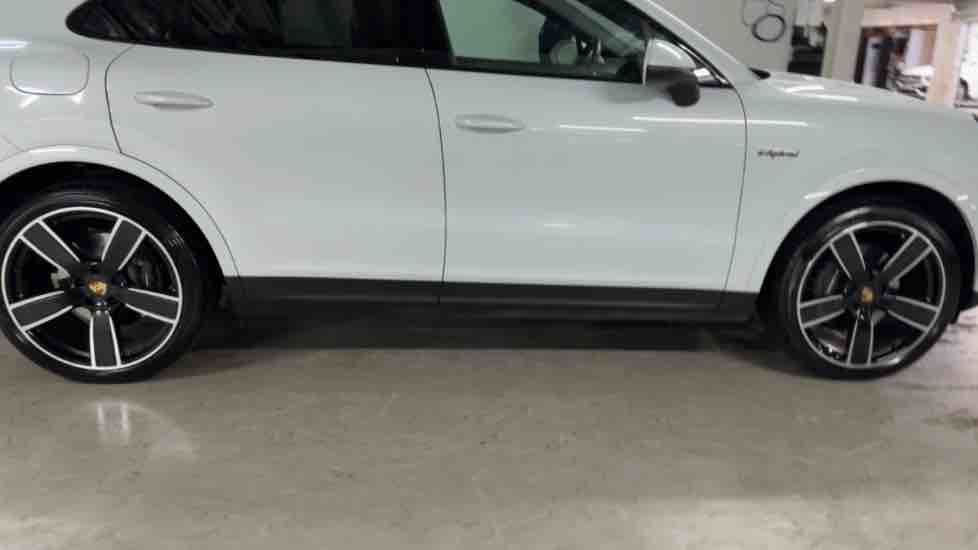 More views of Porsche Cayenne