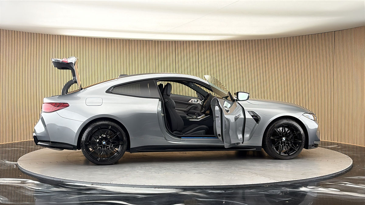 More views of BMW M4