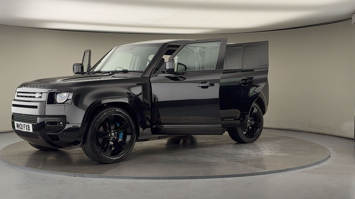 Land Rover Defender 110 Image 22