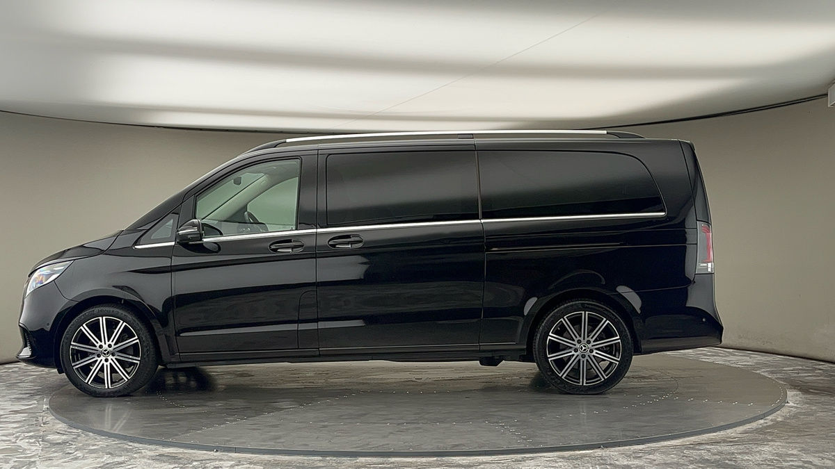 Mercedes-Benz V Class Image 15