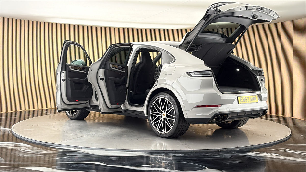 More views of Porsche Cayenne