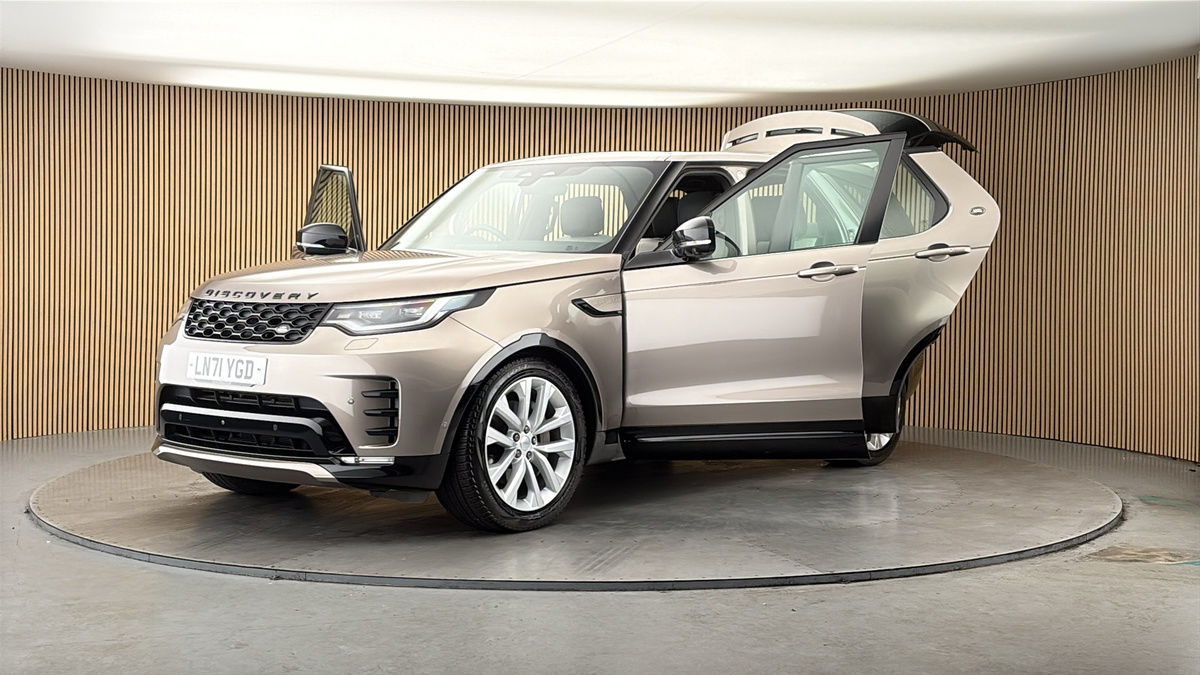 More views of Land Rover Discovery