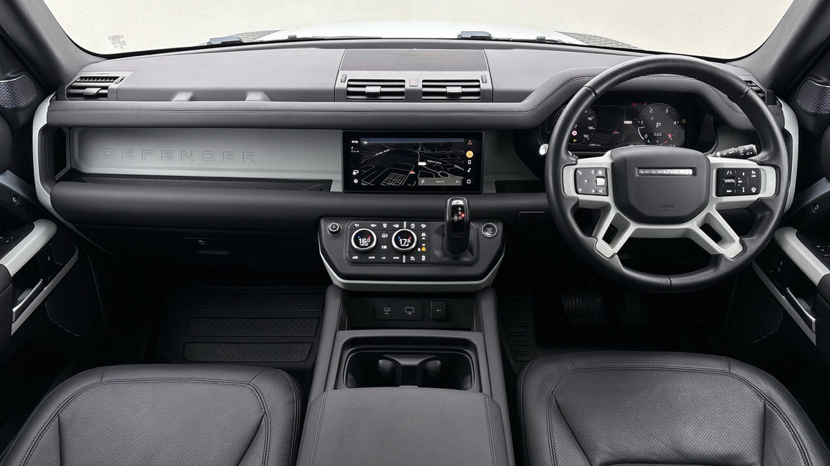 Land Rover Defender 110 Image 12