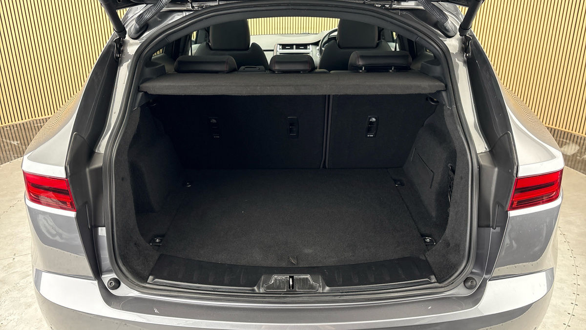 Jaguar E-PACE Image 11