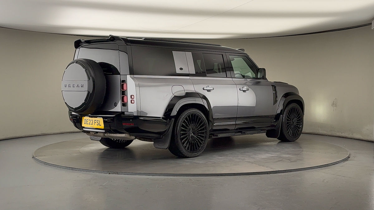 Land Rover Defender 130 Urban Image 21