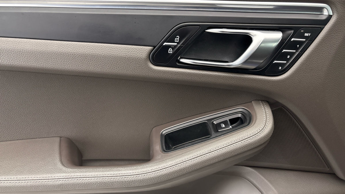 Porsche Macan Image 19