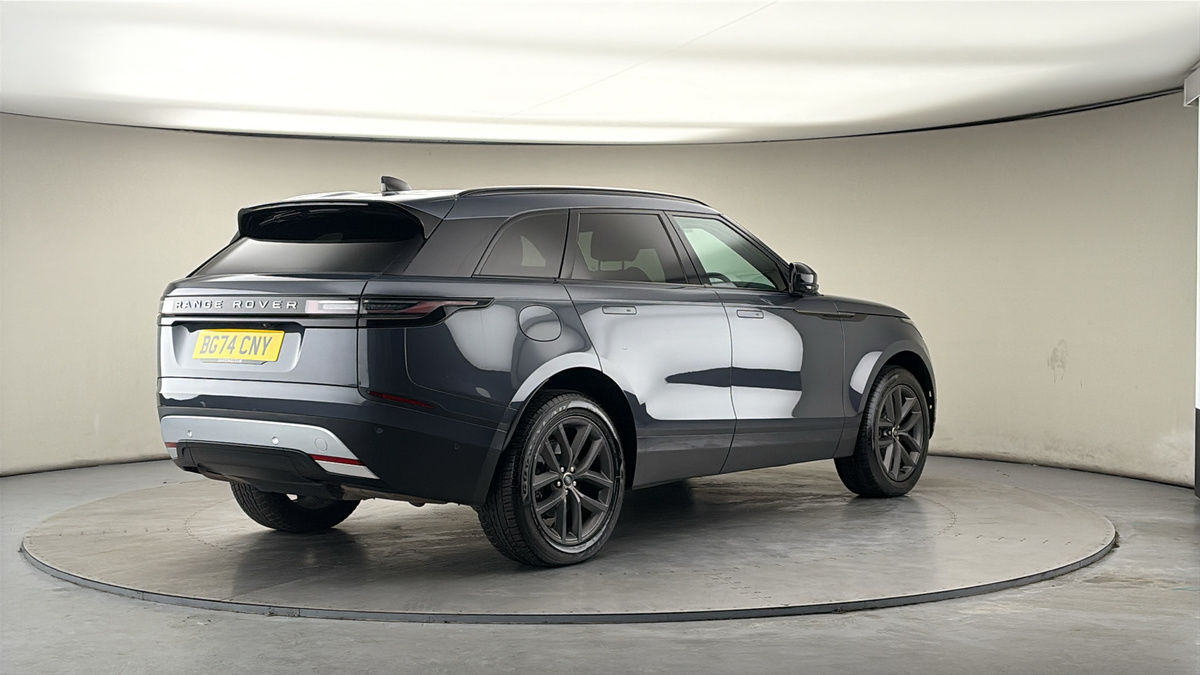 Land Rover Range Rover Velar Image 21