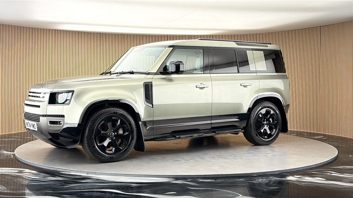 More views of Land Rover Defender 110