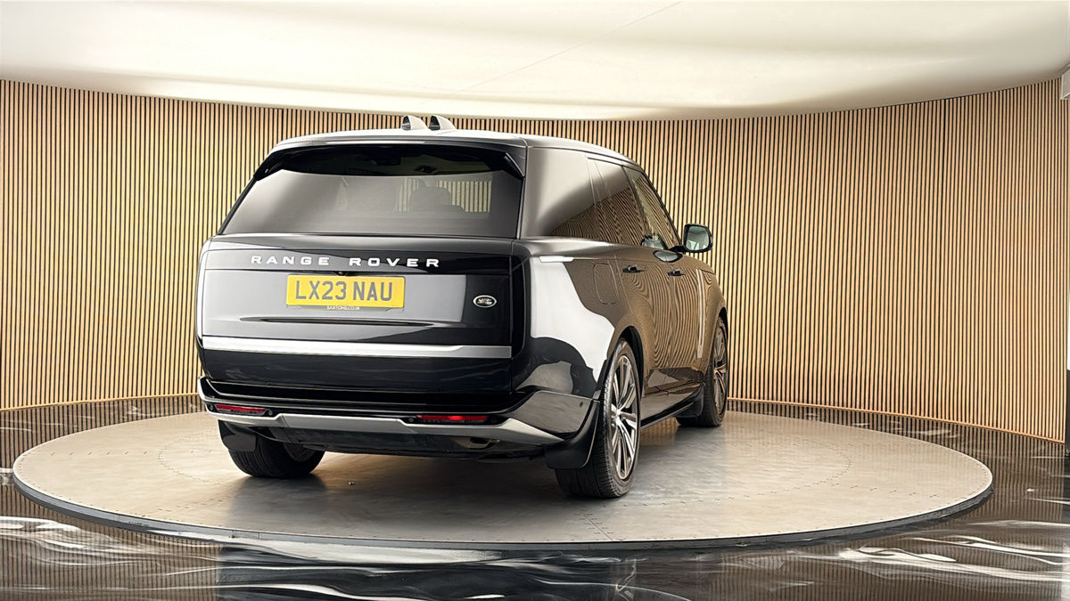 More views of Land Rover Range Rover