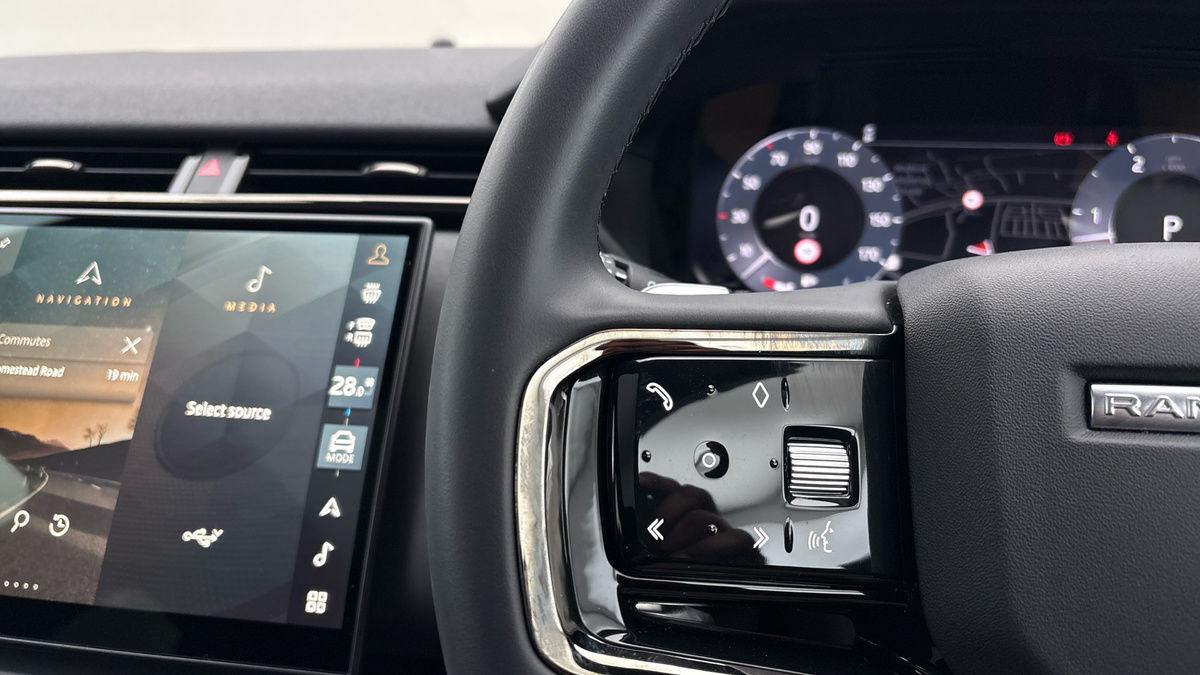 Land Rover Range Rover Velar Image 13