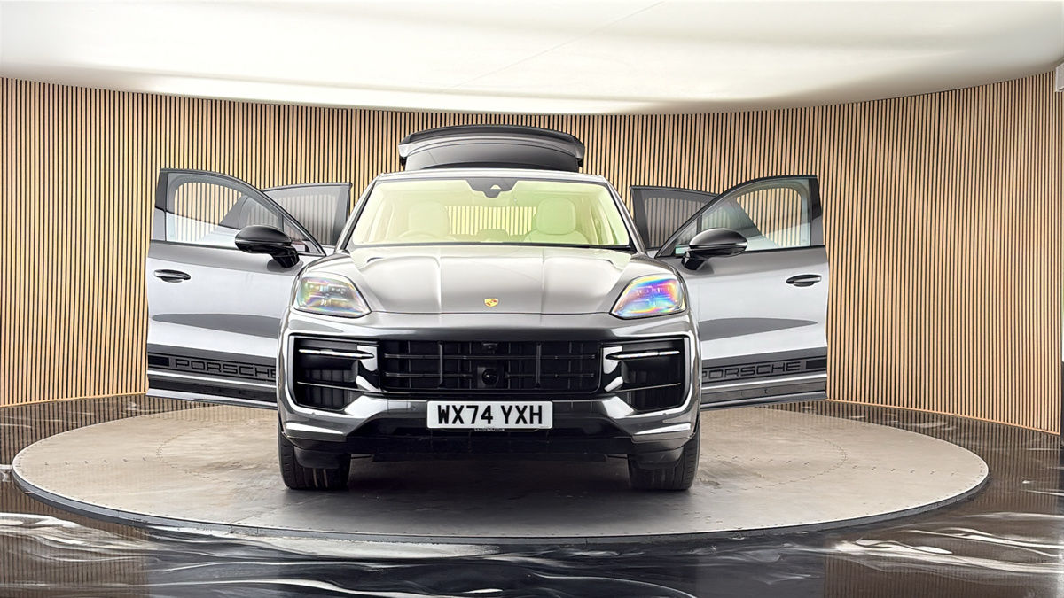 More views of Porsche Cayenne