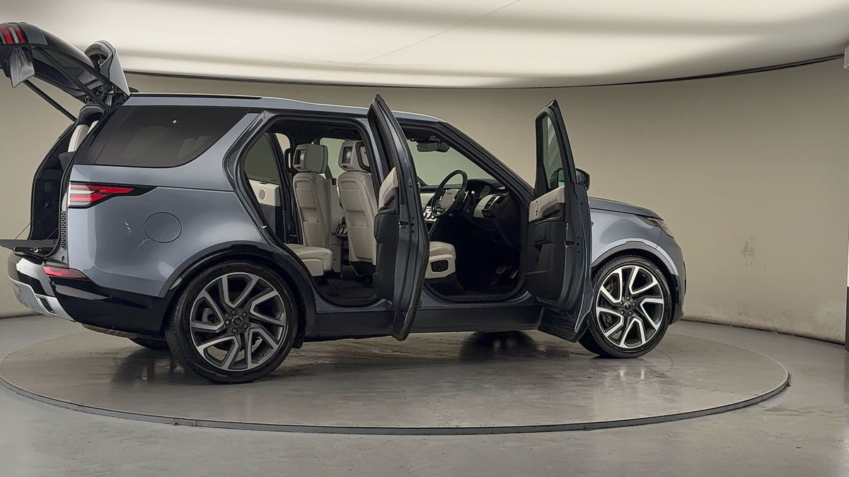 More views of Land Rover Discovery