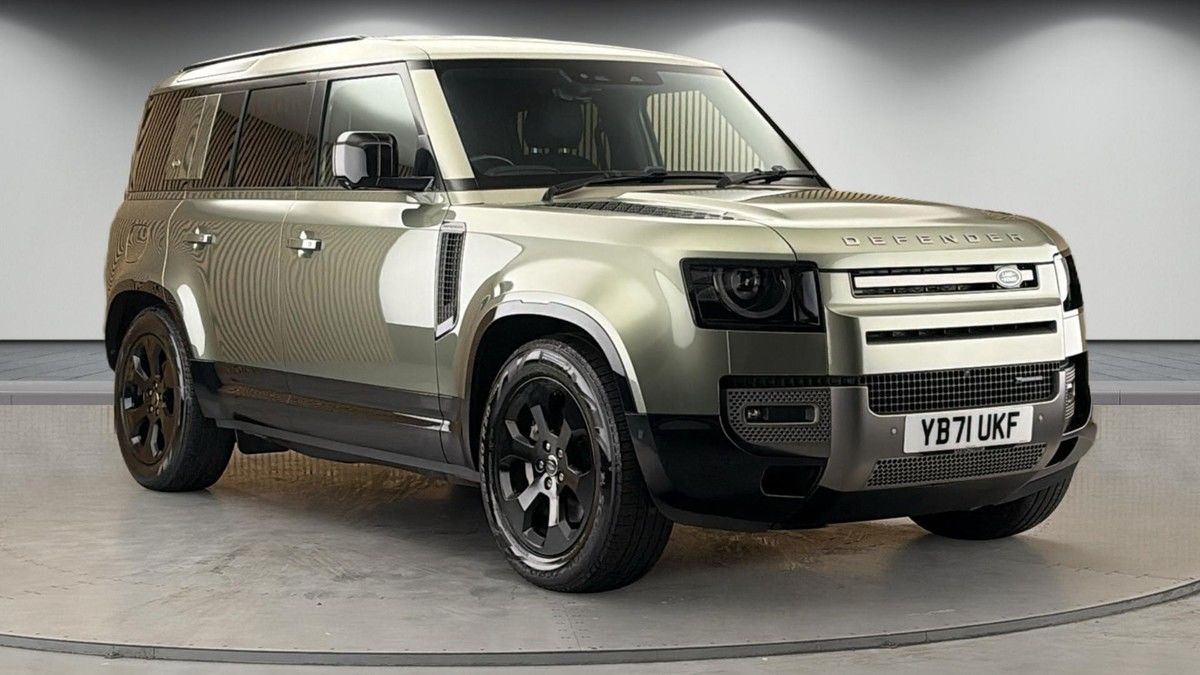 Land Rover Defender 110 Sticky Header Image