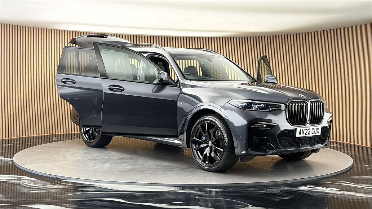More views of BMW X7