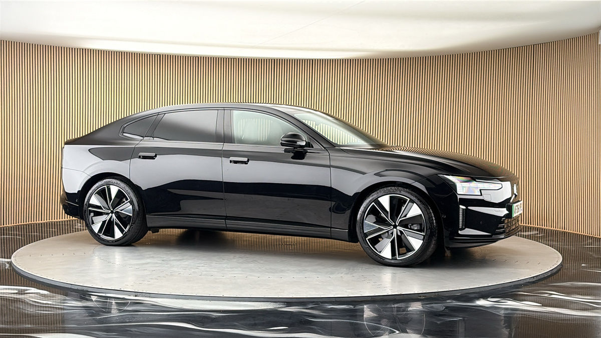 More views of Volvo ES90
