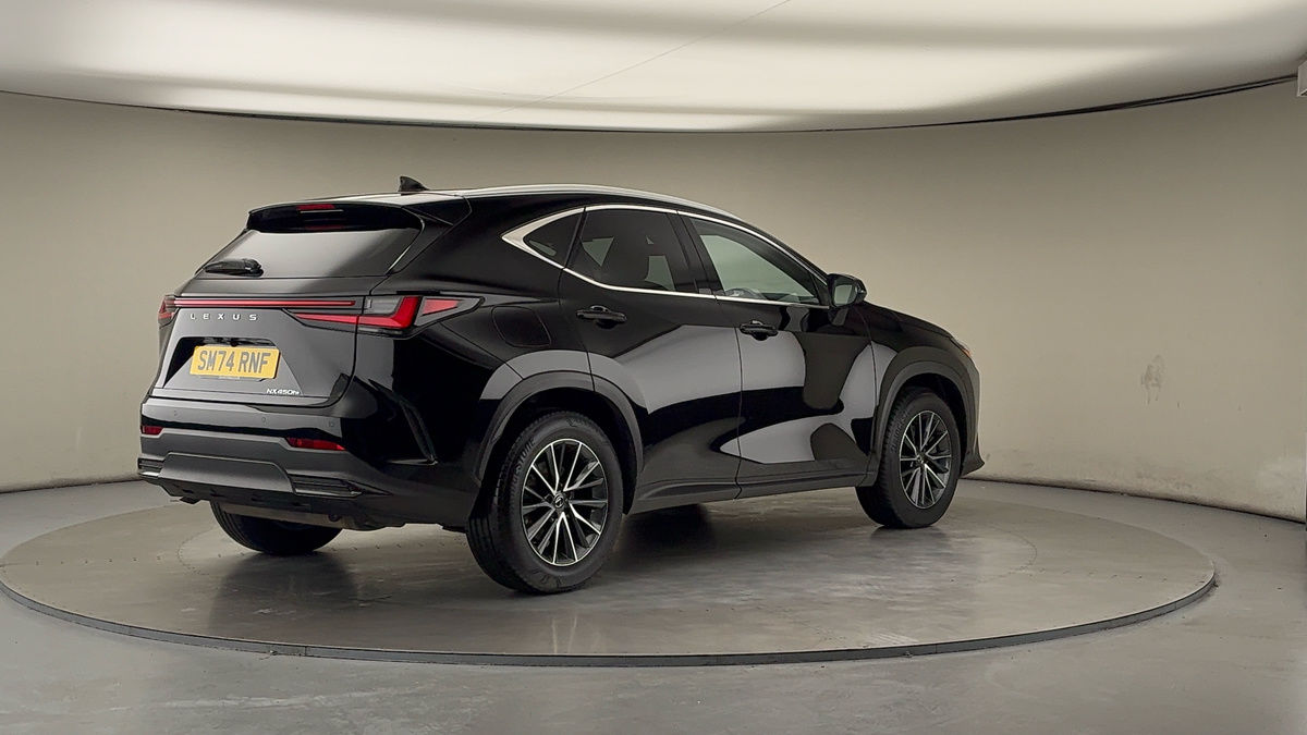 Lexus NX Image 21