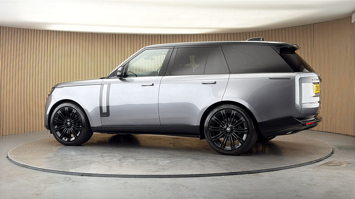 More views of Land Rover Range Rover