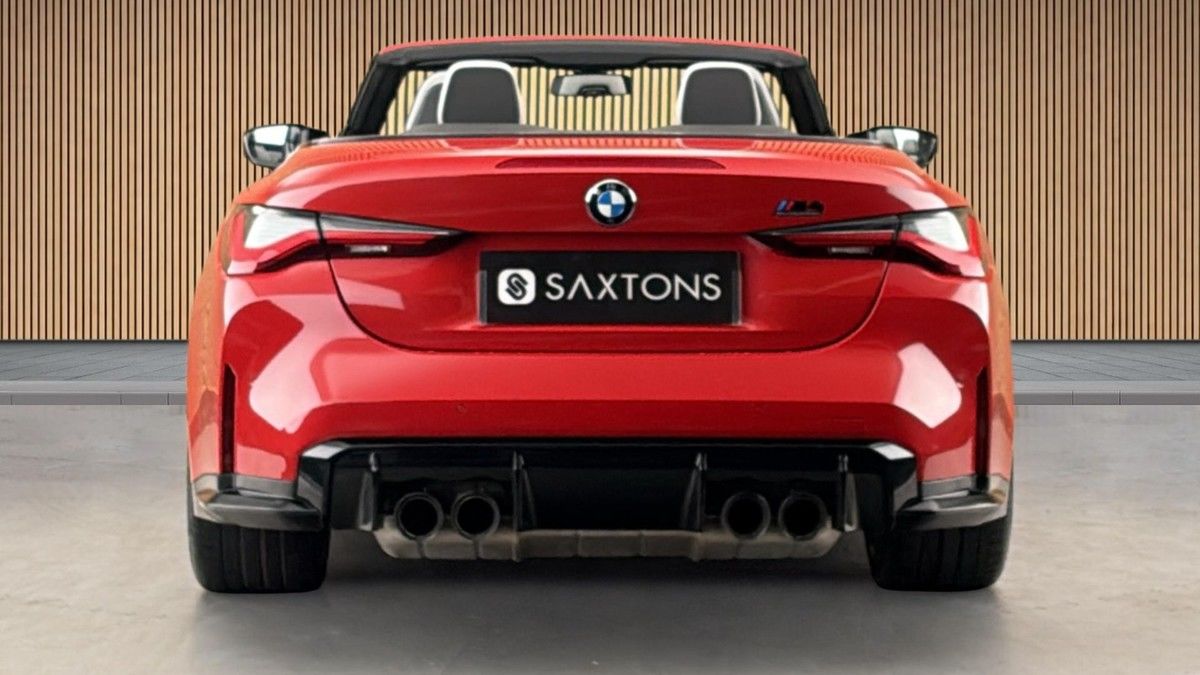 BMW M4 Image 4
