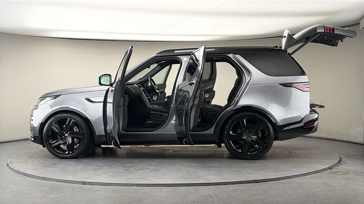 More views of Land Rover Discovery