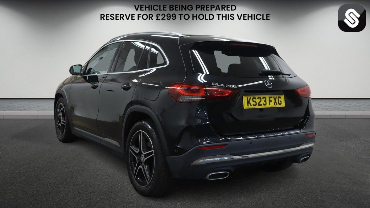 Mercedes-Benz GLA Image 3