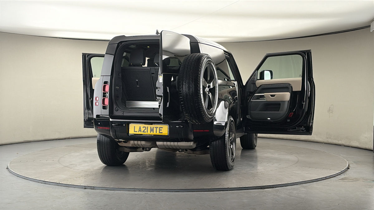 More views of Land Rover Defender 90