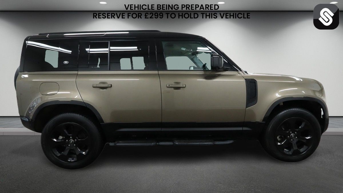 Land Rover Defender 110 Image 5